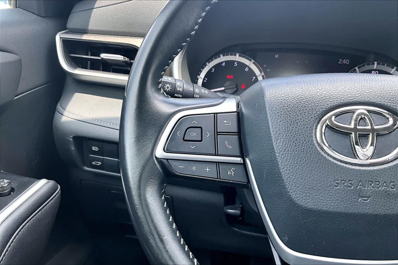 Used 2023 Toyota Highlander XLE AWD/4WD image 24