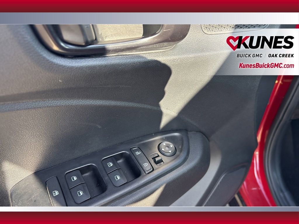 Used 2023 Hyundai Venue Limited w/ Cargo Package image 9