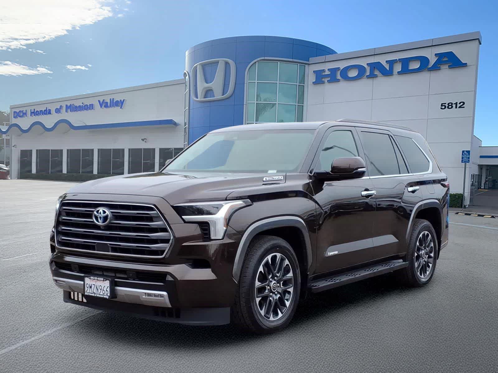 Used 2023 Toyota Sequoia Limited w/ Tow Technology Package AWD/4WD video 1