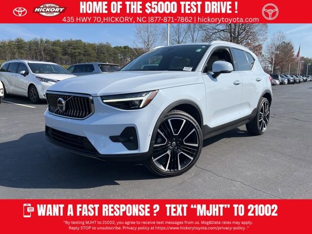 Used 2024 Volvo XC40 B5 Plus w/ Protection Package Premier image 1