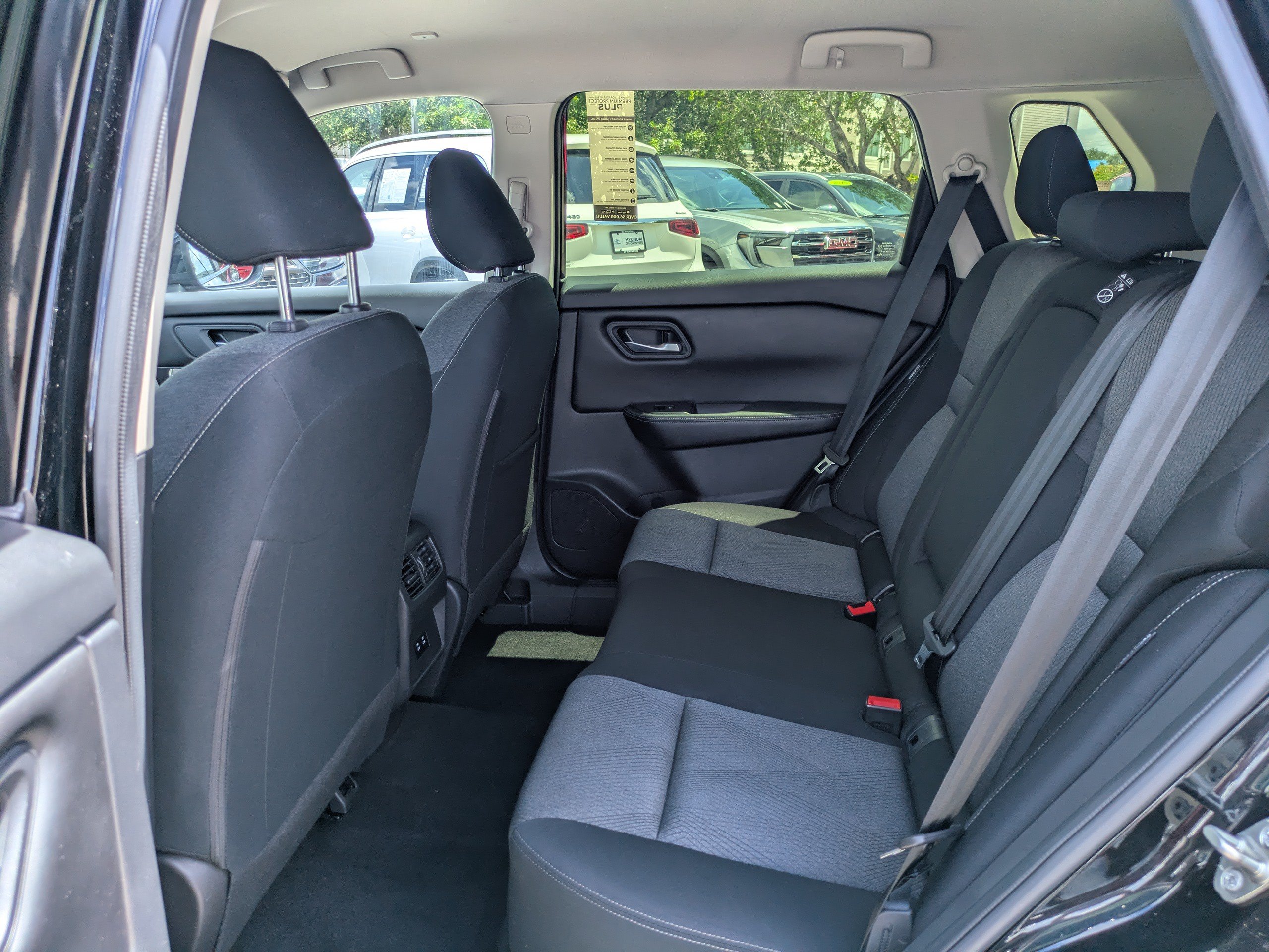 Used 2024 Nissan Rogue SV FWD image 13