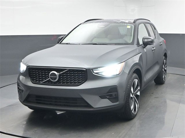 New 2026 Volvo XC40 B5 Ultra w/ Climate Package image 3