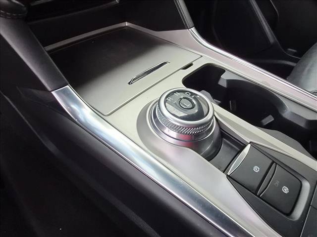 Used 2022 Ford Explorer Platinum w/ Premium Technology Package AWD/4WD image 12