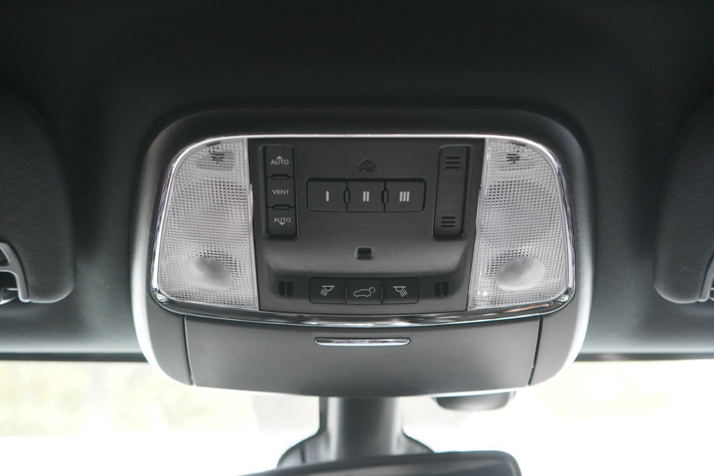 Used 2022 Jeep Grand Cherokee Laredo X AWD/4WD image 26