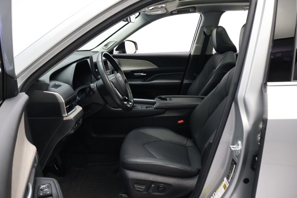Used 2024 Toyota Grand Highlander Limited image 14