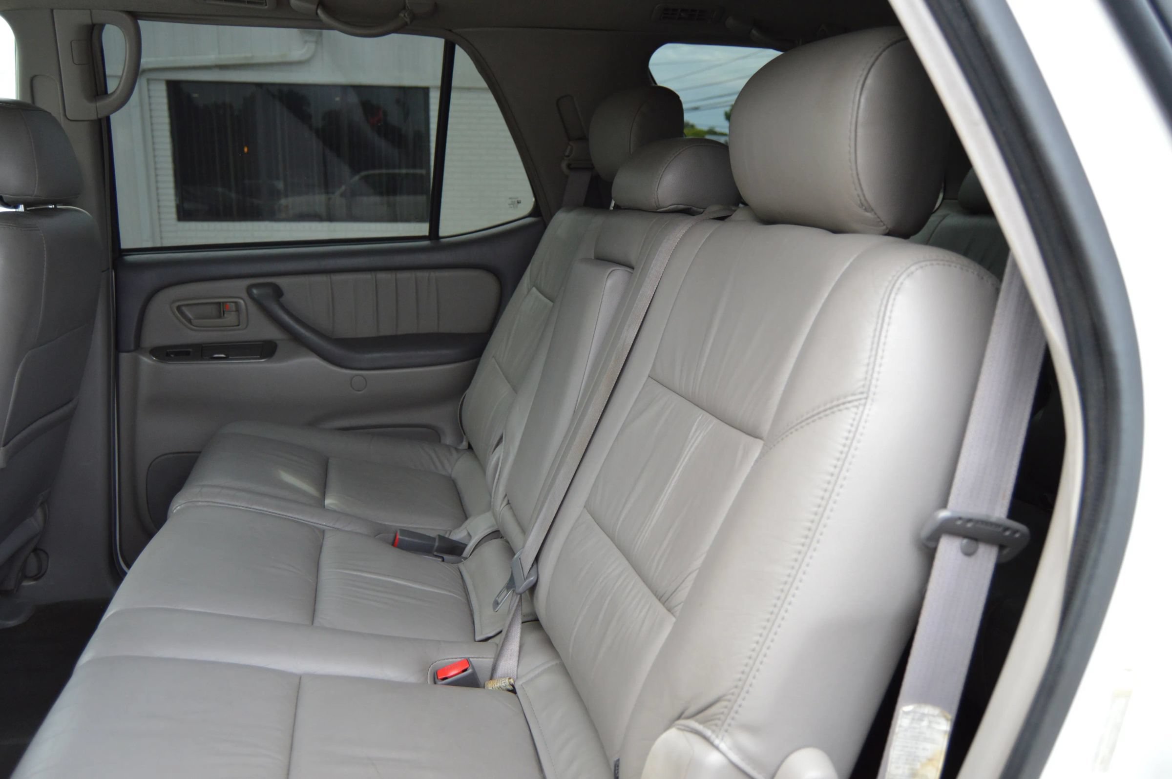 Used 2002 Toyota Sequoia Limited RWD image 19