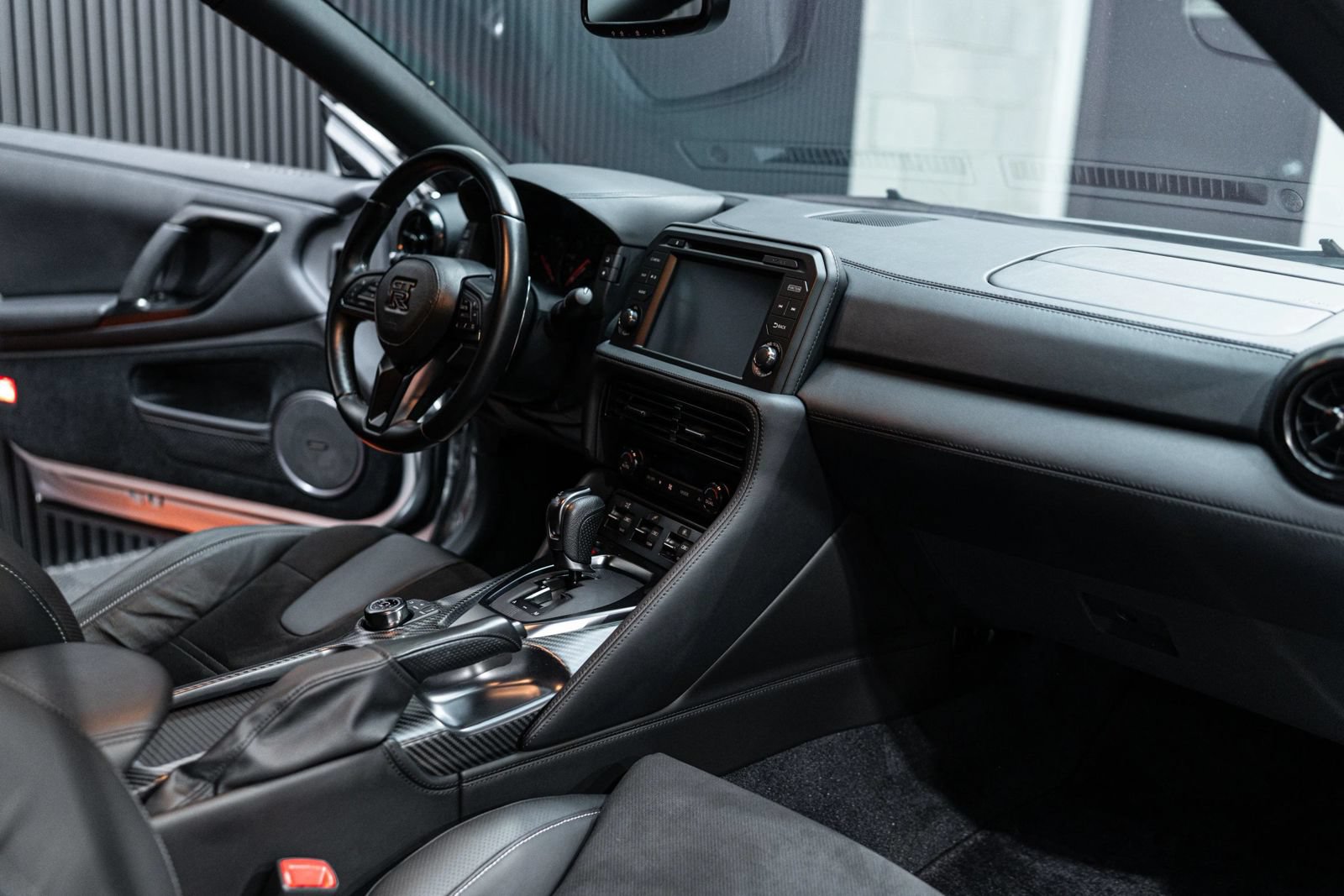 Used 2024 Nissan GT-R Premium w/ Floor Mat Package AWD/4WD image 36