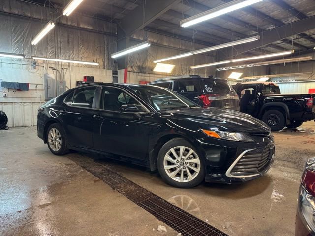 Used 2023 Toyota Camry LE image 1