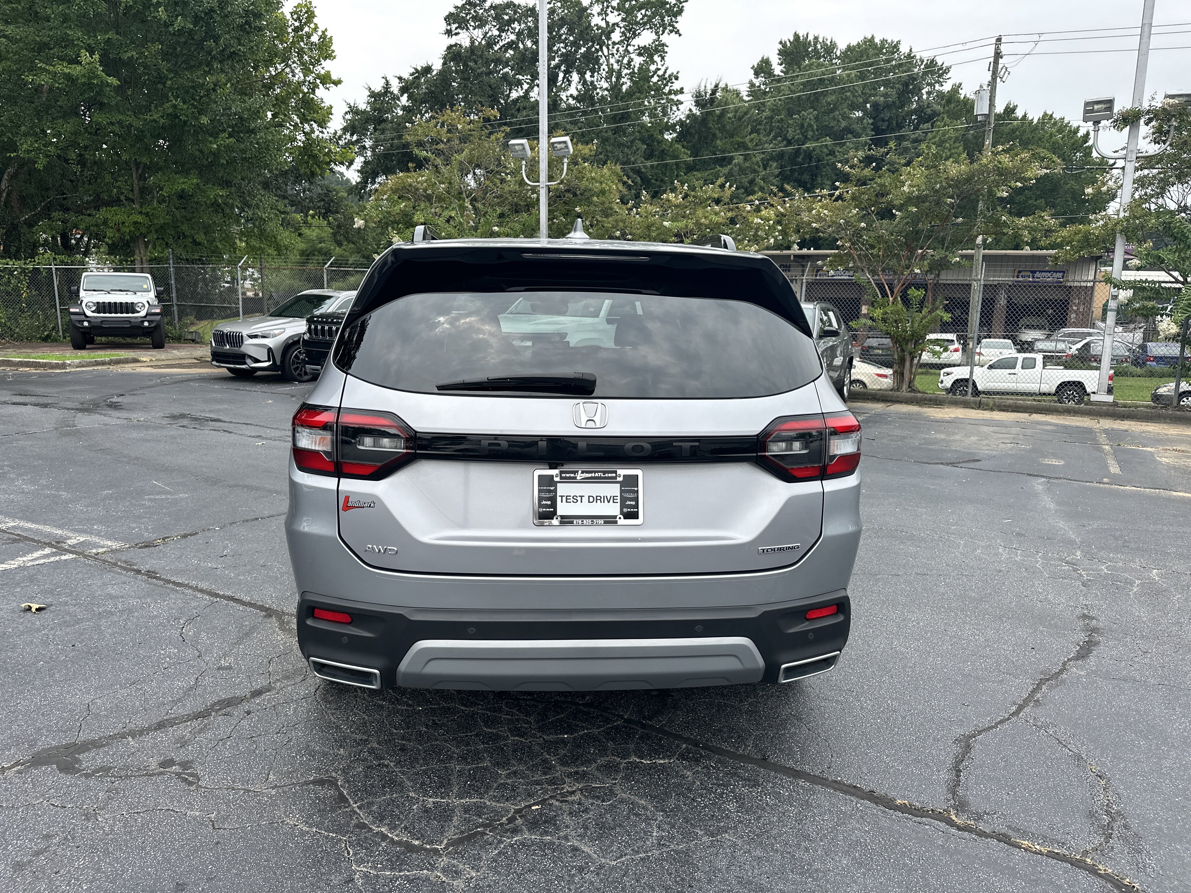Used 2025 Honda Pilot Touring image 8