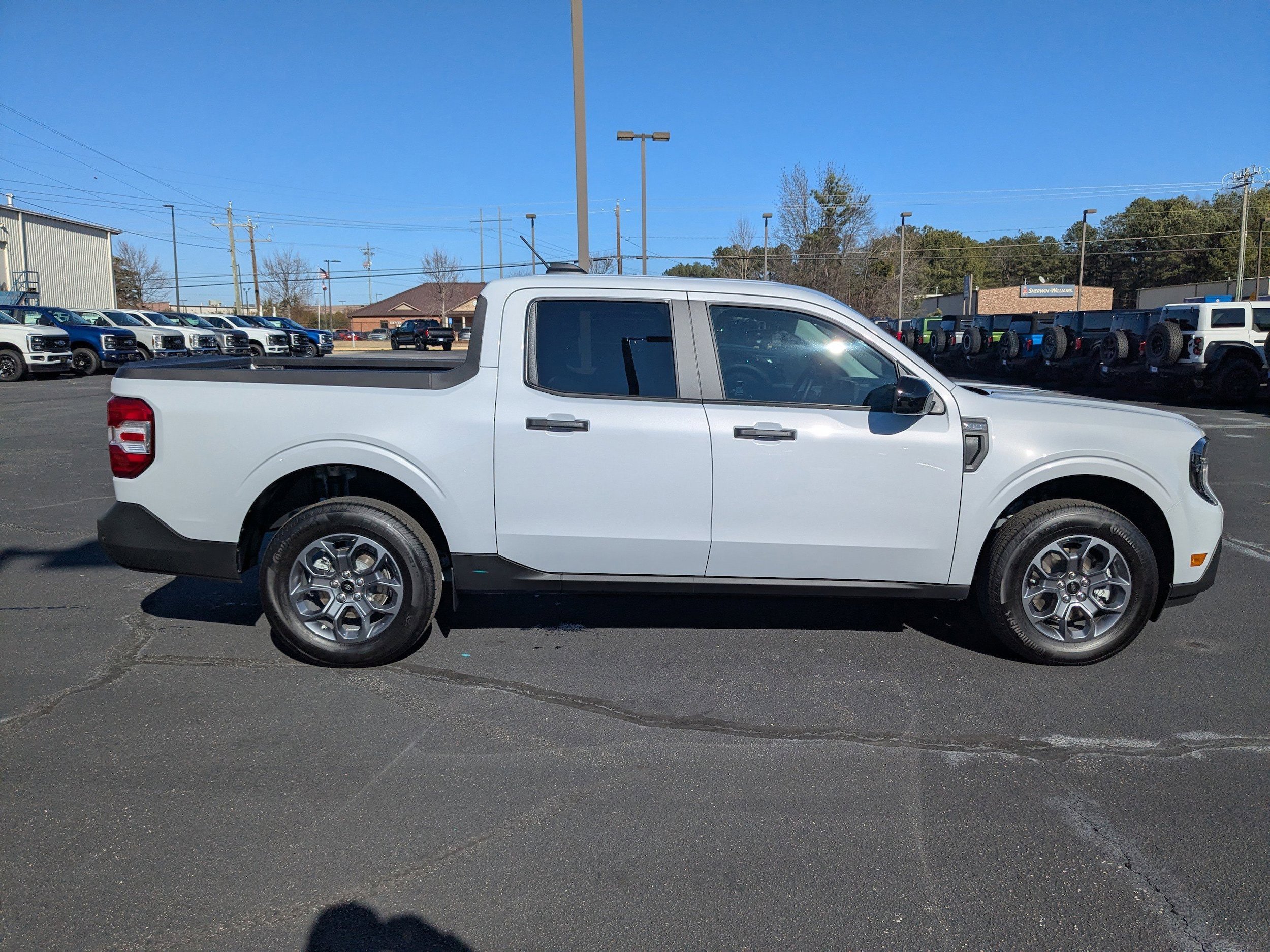 New 2025 Ford Maverick XLT w/ XLT Luxury Package FWD image 3