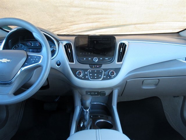Used 2021 Chevrolet Malibu LT FWD image 21