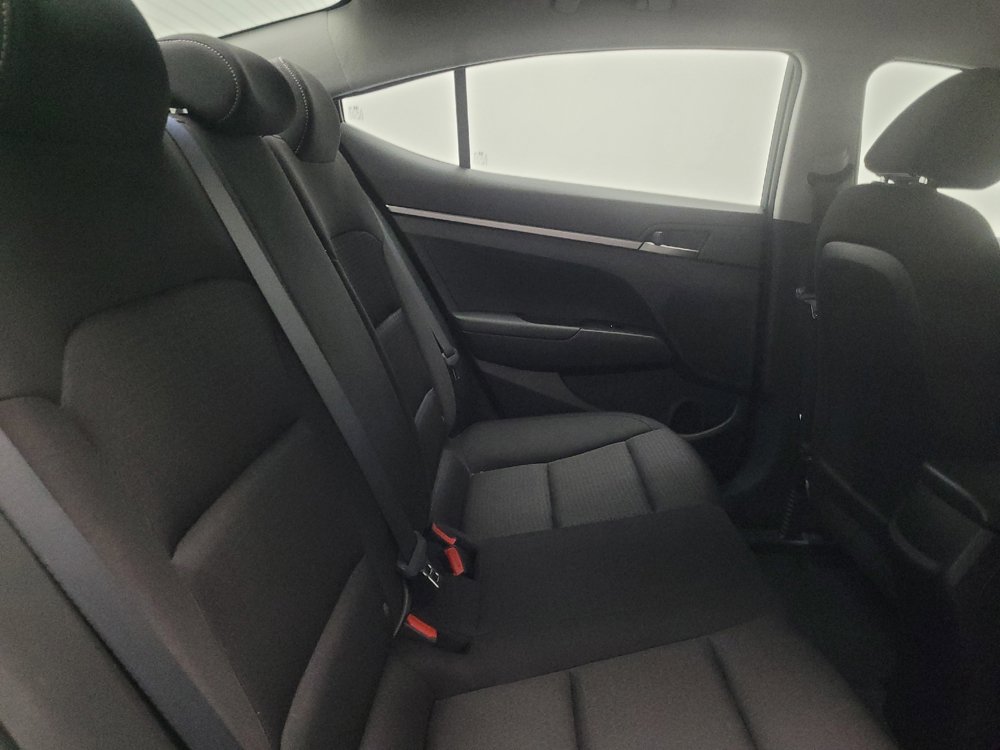 Used 2018 Hyundai Elantra SE FWD image 19
