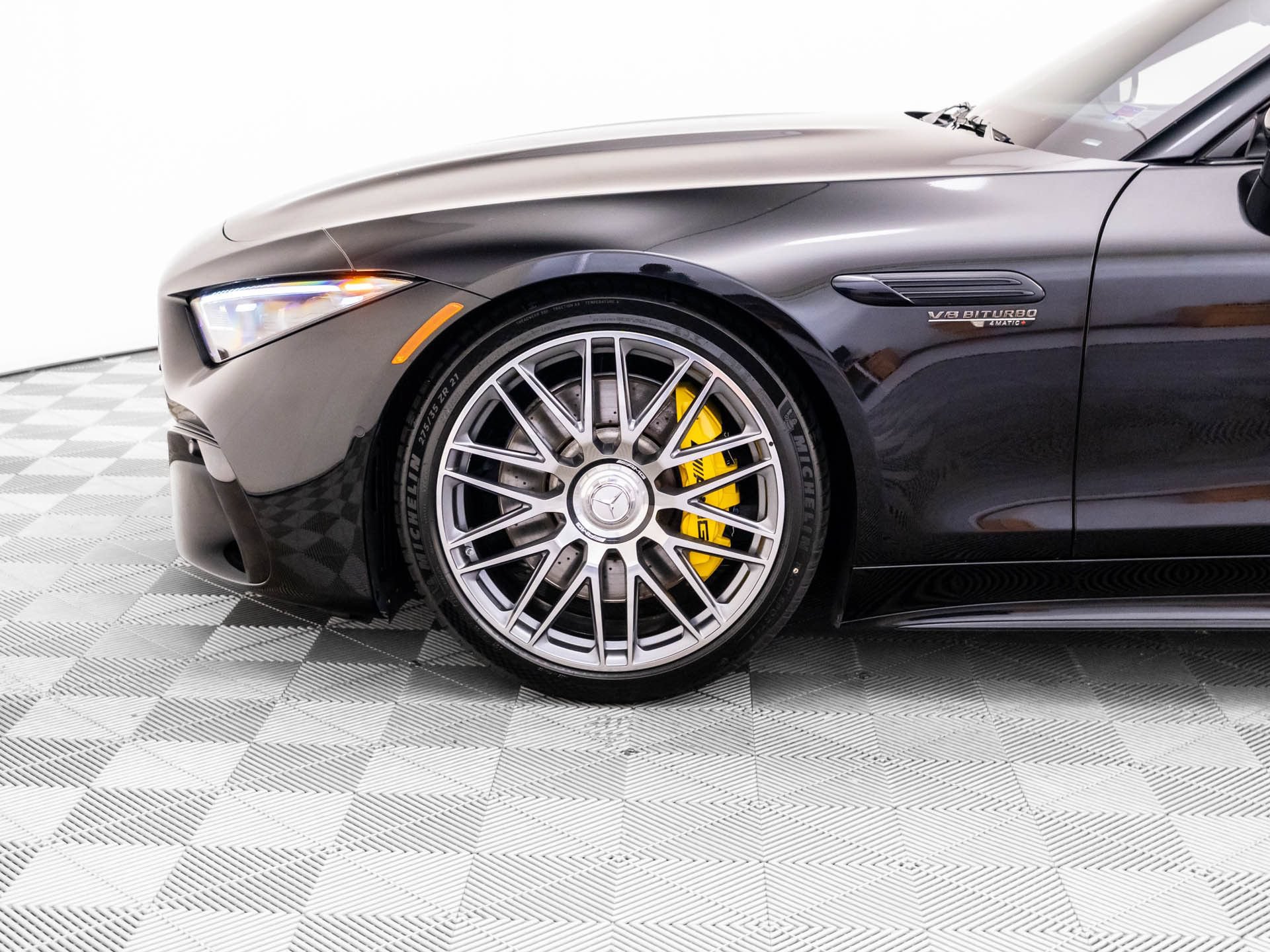 Used 2022 Mercedes-Benz SL 63 AMG 4MATIC w/ Driver Assistance Package image 32
