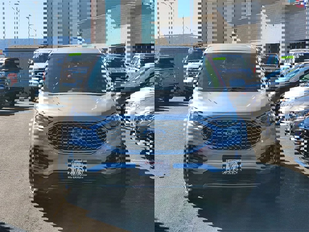 Used 2023 Ford Edge SEL w/ Convenience Package image 2