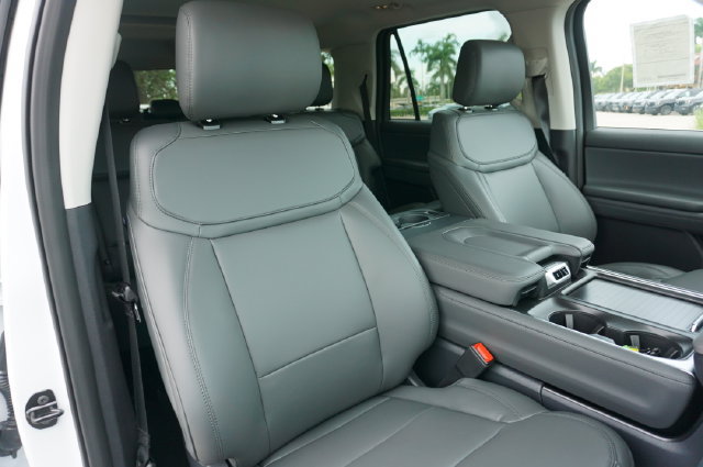 New 2026 Ford Expedition Max Active RWD image 2