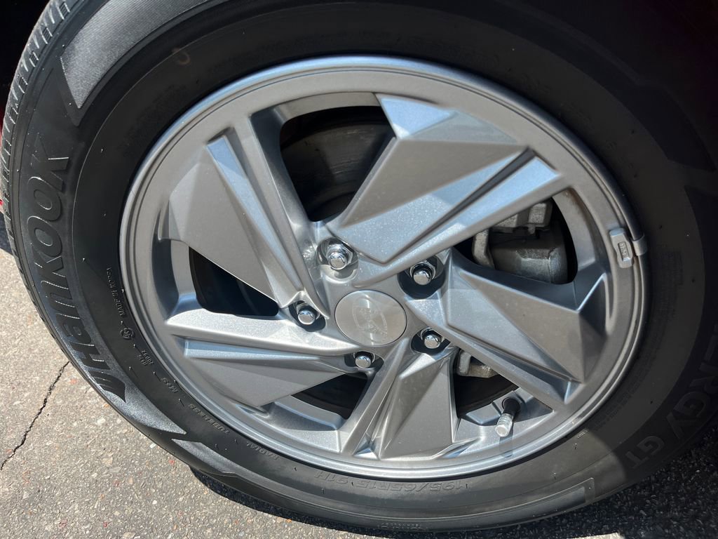 Used 2024 Hyundai Elantra SE FWD image 36