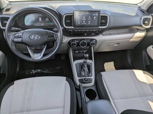 Used 2025 Hyundai Venue SEL FWD image 11