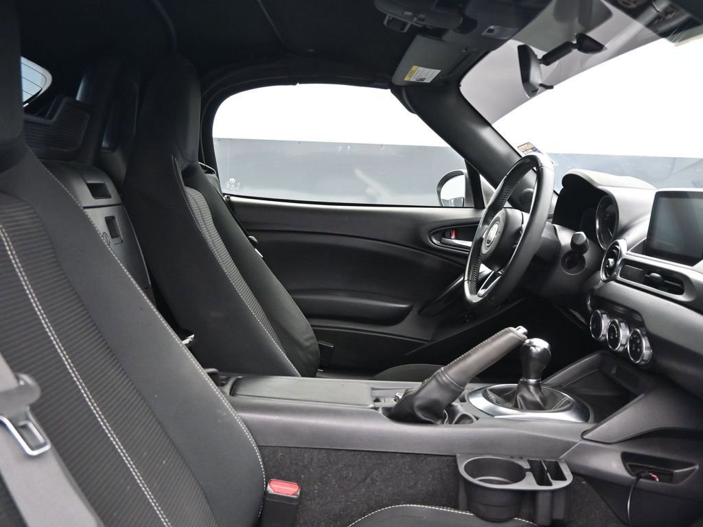 Used 2019 FIAT 124 Spider Classica w/ Technology Group image 10