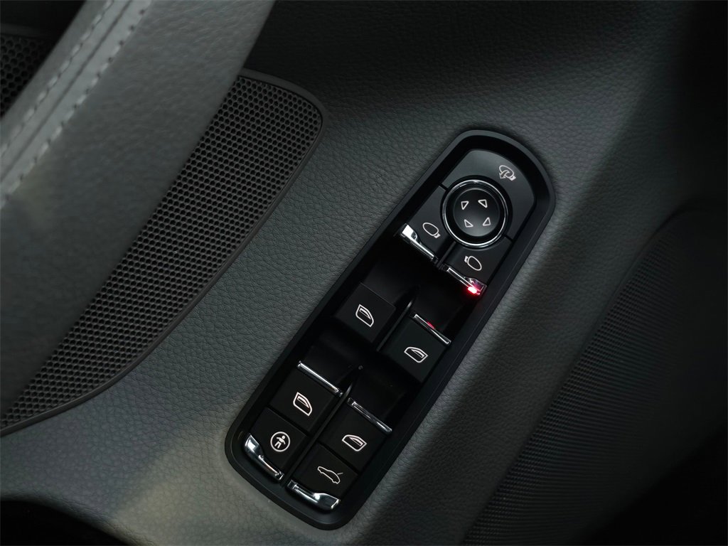 Used 2011 Porsche Panamera 4 image 35