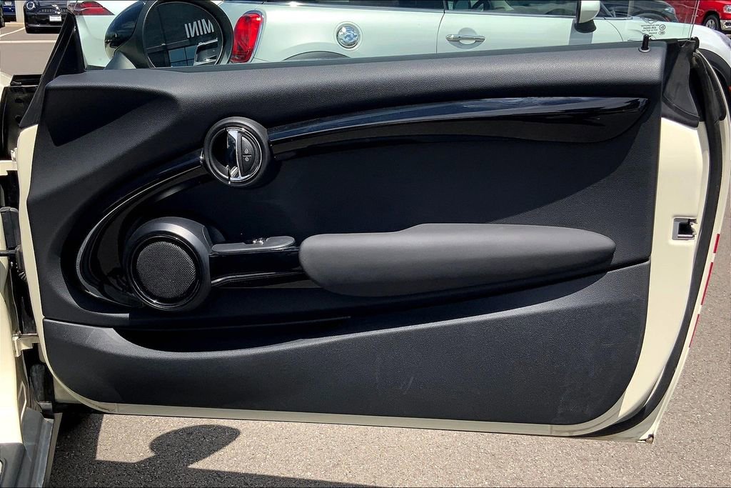 Used 2019 MINI Cooper S w/ Signature Upholstery Package image 24