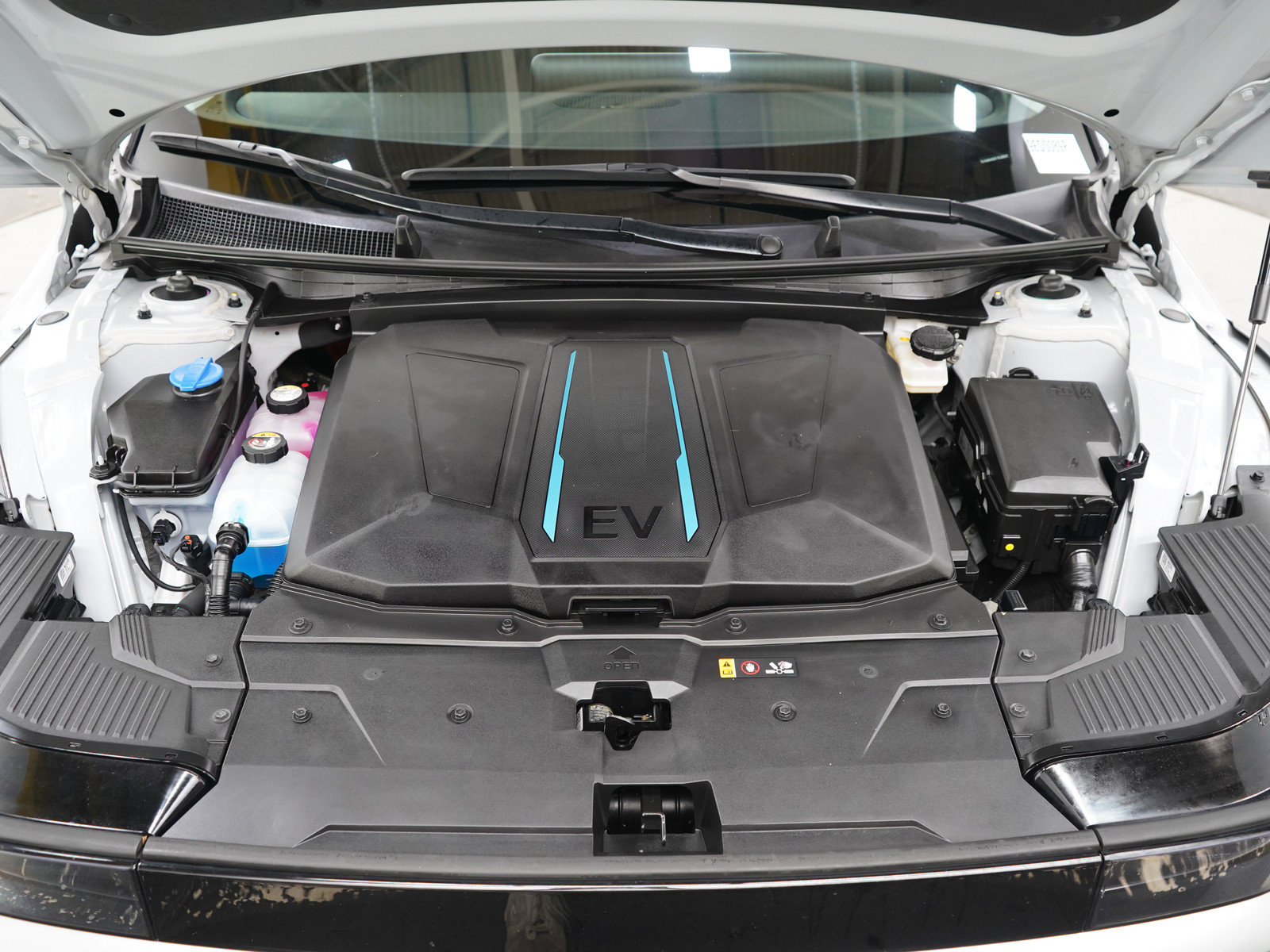 Certified 2024 Hyundai Ioniq 5 SE AWD/4WD image 31