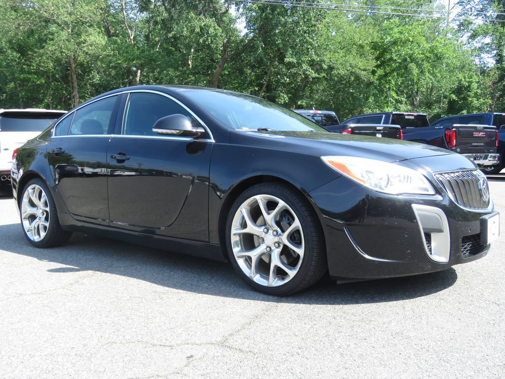 Used 2017 Buick Regal GS w/ Driver Confidence Package #2 AWD/4WD image 3
