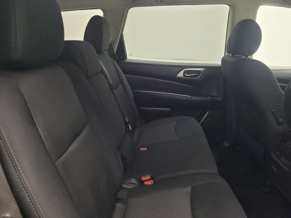 Used 2019 Nissan Pathfinder SV AWD/4WD image 19