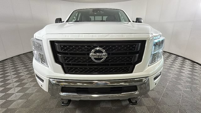 Used 2022 Nissan Titan SV w/ SV Convenience Package AWD/4WD image 7