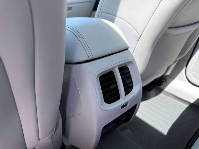 Certified 2022 Jeep Cherokee Limited AWD/4WD image 13