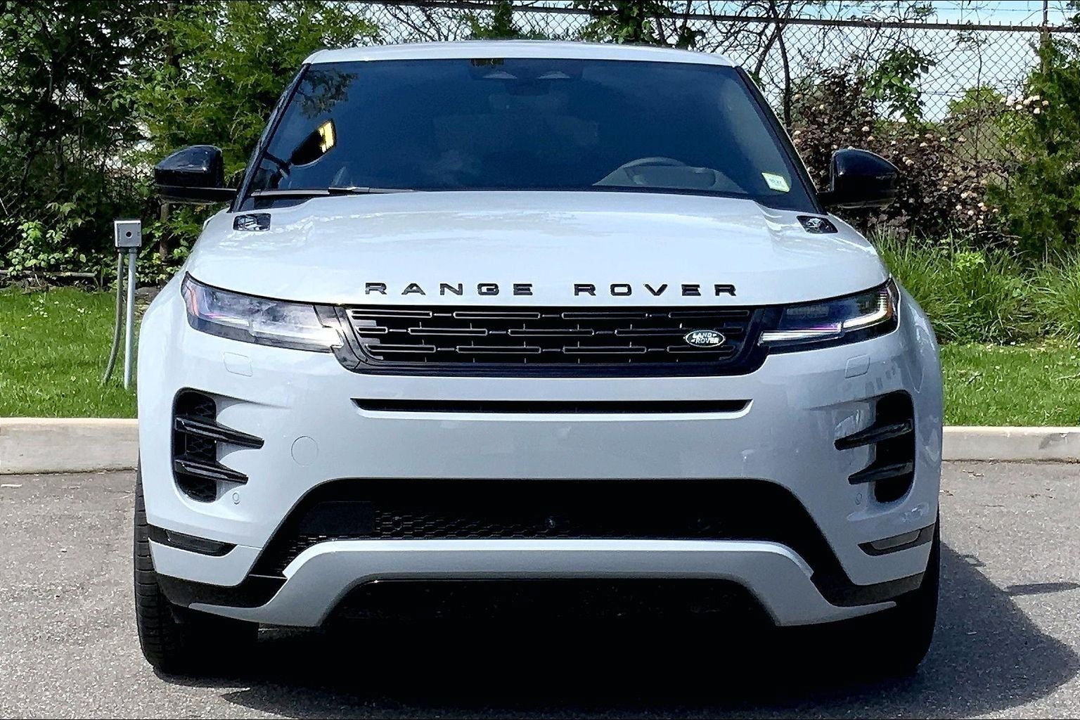 New 2026 Land Rover Range Rover Evoque Hoxton AWD/4WD image 3
