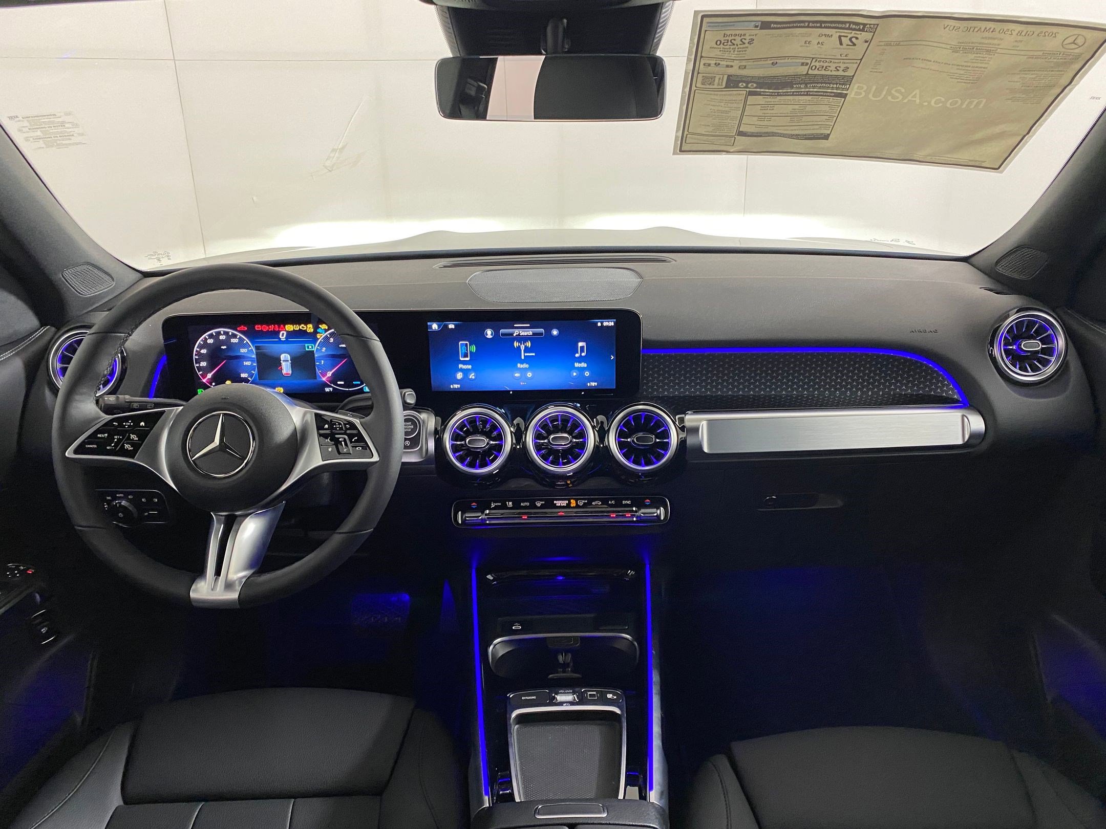 New 2025 Mercedes-Benz GLB 250 4MATIC image 14