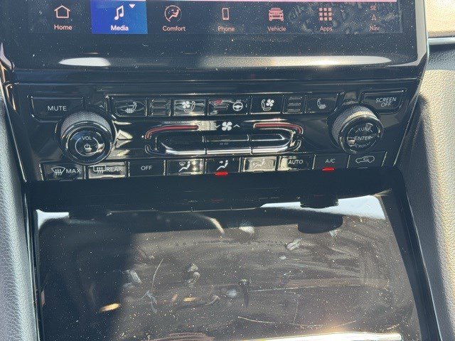 New 2025 Jeep Grand Cherokee Overland w/ Luxury Tech Group IV image 22