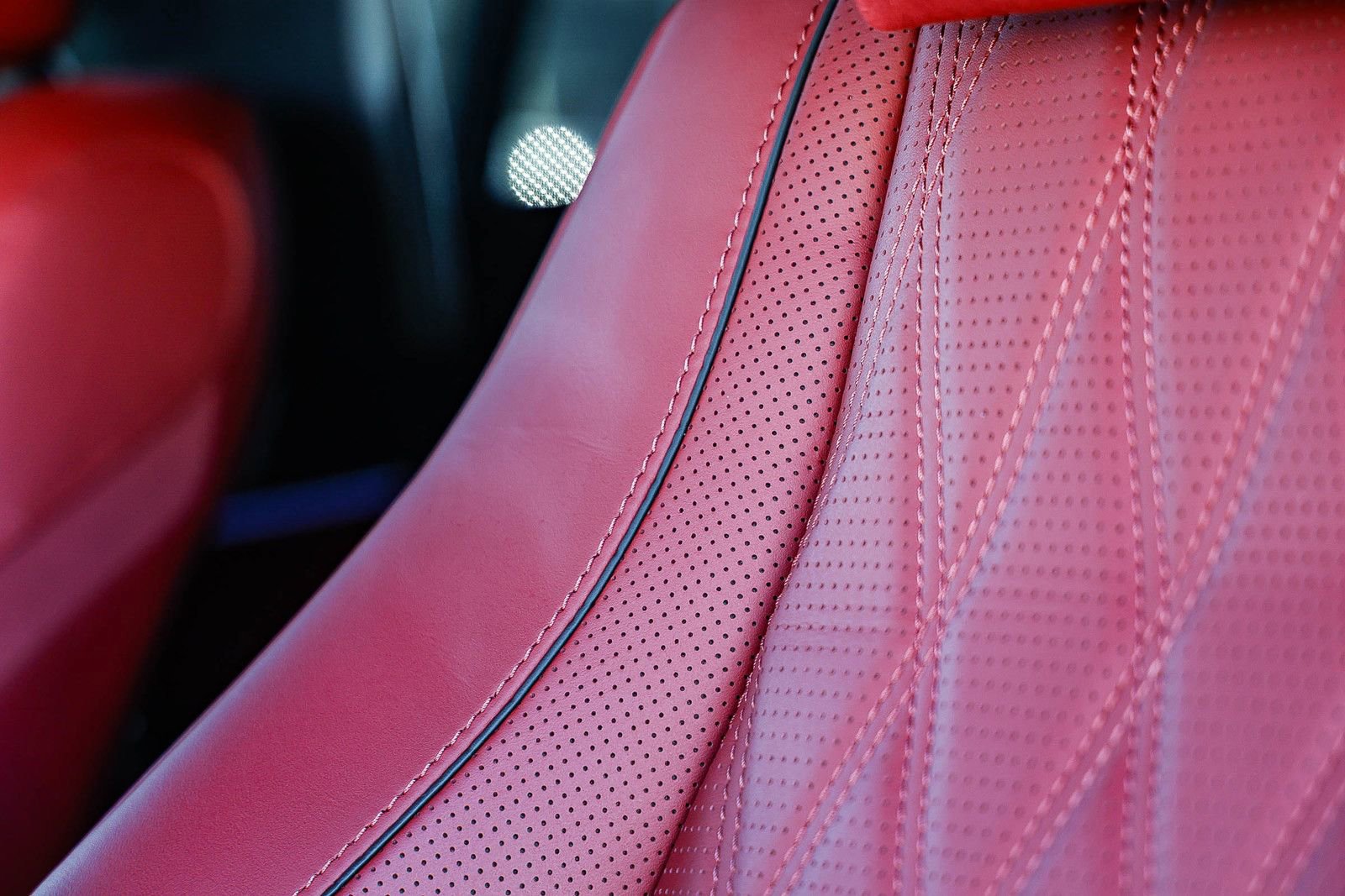 Certified 2025 Mercedes-Benz Maybach GLS 600 4MATIC image 32