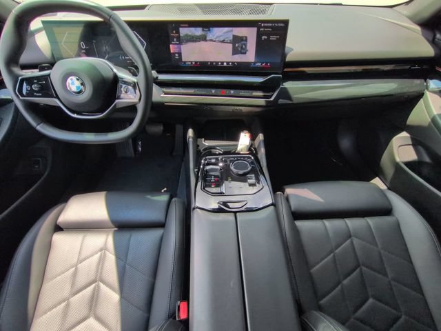 Used 2024 BMW 530i RWD image 17