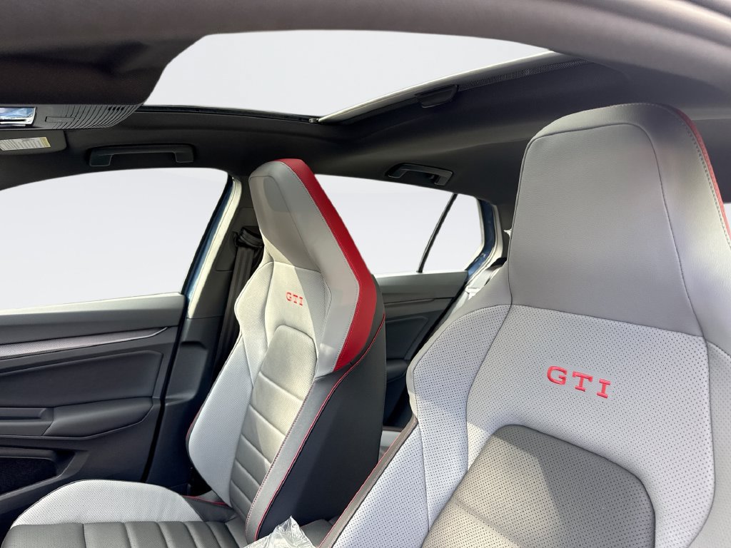 New 2026 Volkswagen GTI SE FWD image 16