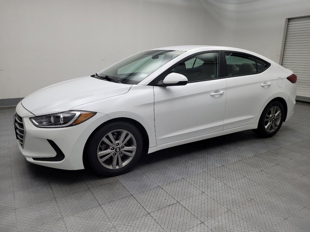 Used 2017 Hyundai Elantra SE image 2