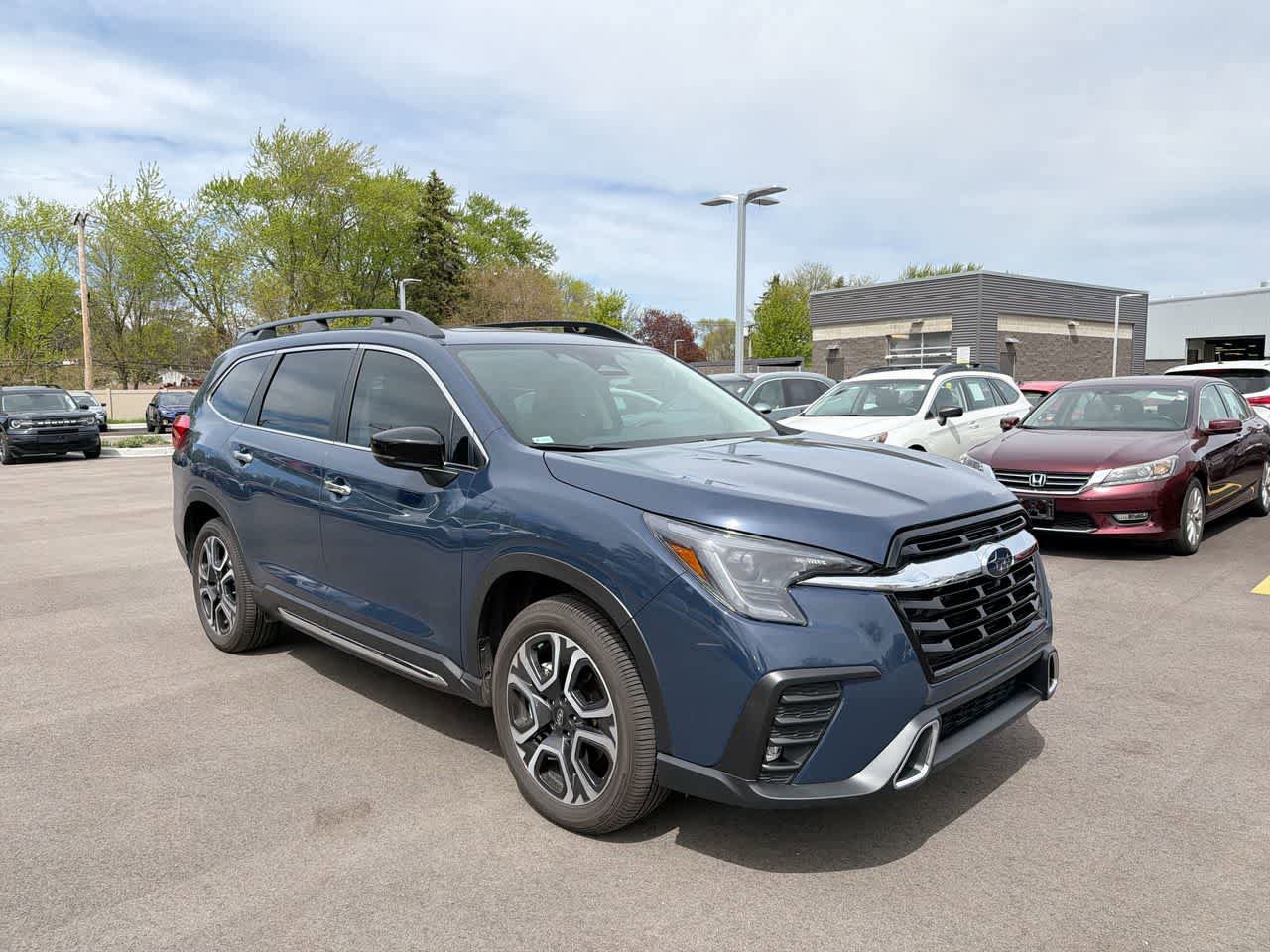 Certified 2024 Subaru Ascent Touring AWD/4WD image 15
