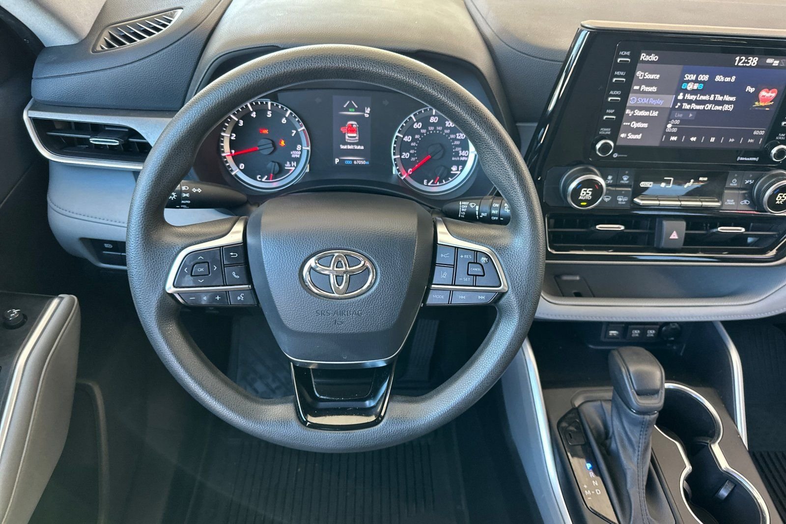 Used 2021 Toyota Highlander L AWD/4WD image 16