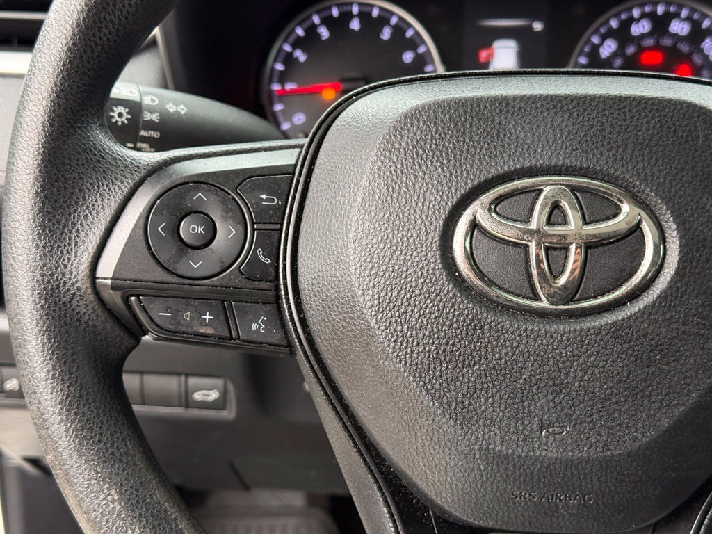 Used 2022 Toyota RAV4 XLE w/ Convenience Package FWD image 15