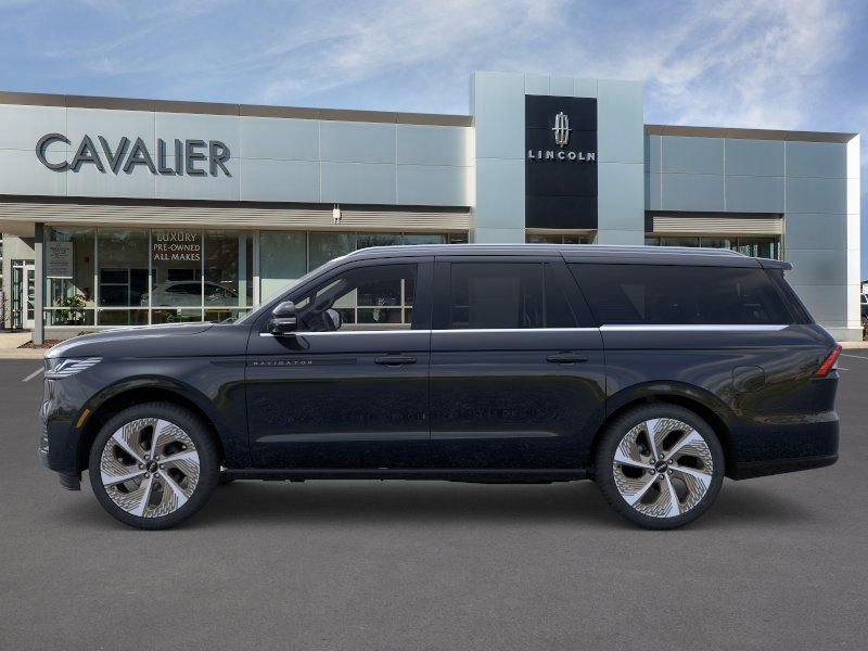 New 2026 Lincoln Navigator L Black Label AWD/4WD image 3