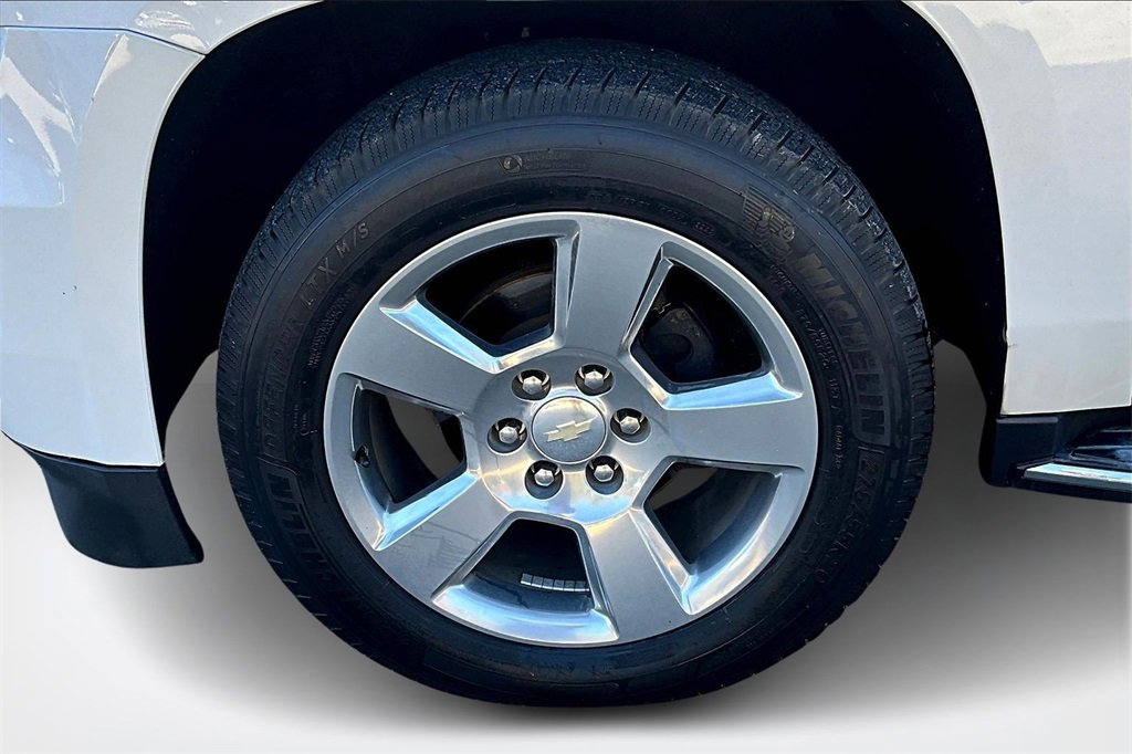 Used 2020 Chevrolet Suburban Premier image 32