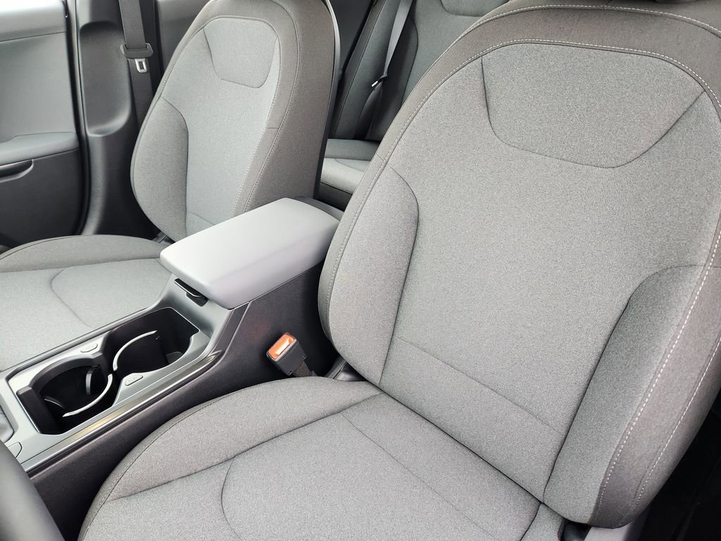 New 2025 Kia K4 LX image 9