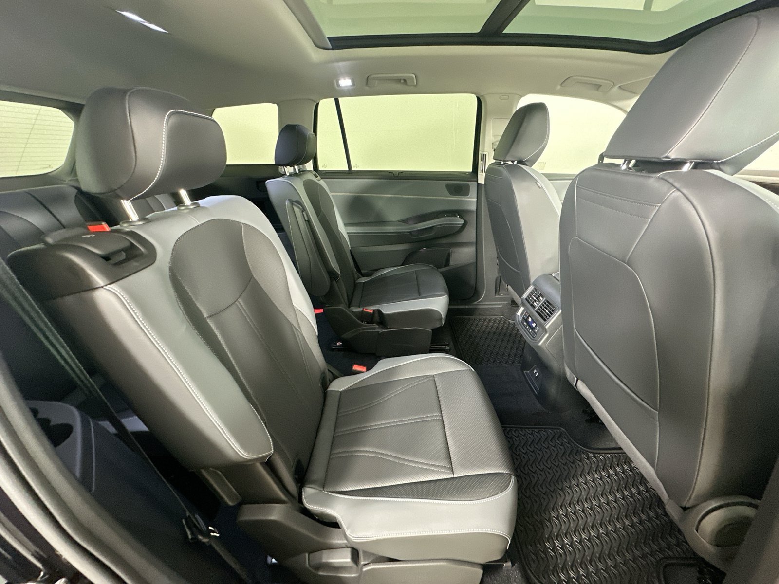 New 2027 Volkswagen Atlas SE AWD/4WD image 43