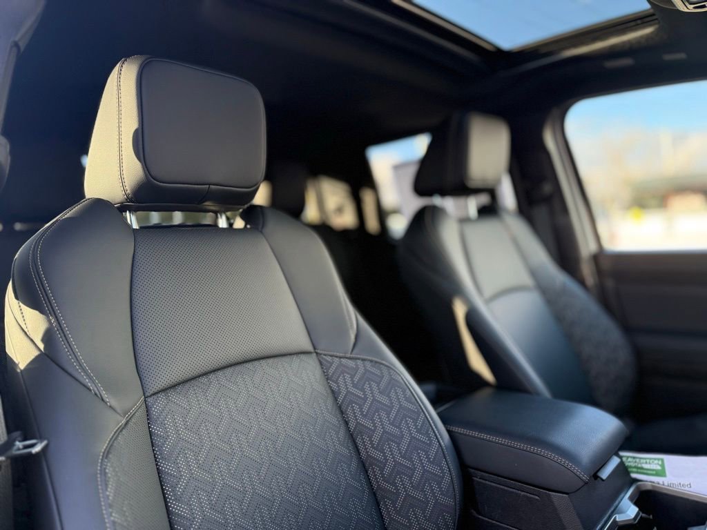 Used 2025 Toyota Tacoma Limited image 23