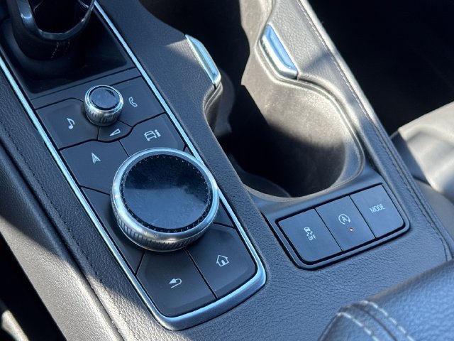 Used 2025 Cadillac XT4 Premium Luxury FWD image 33