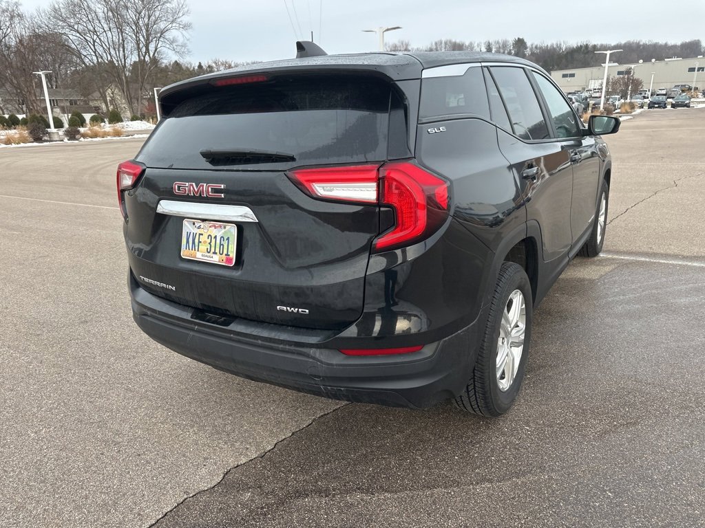 Used 2024 GMC Terrain SLE image 8