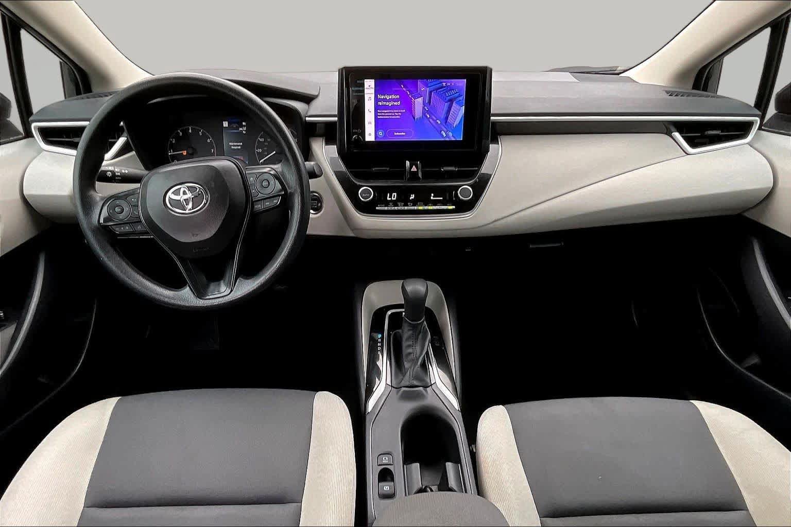Used 2025 Toyota Corolla LE w/ Convenience Package FWD image 15