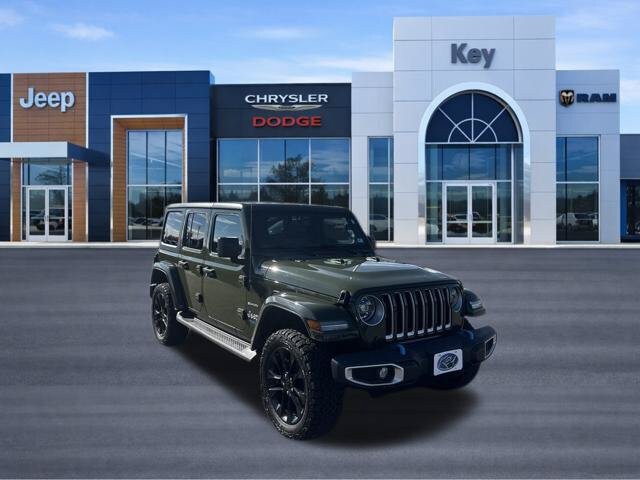 Used 2022 Jeep Wrangler Unlimited Sahara w/ Cold Weather Group AWD/4WD image 8