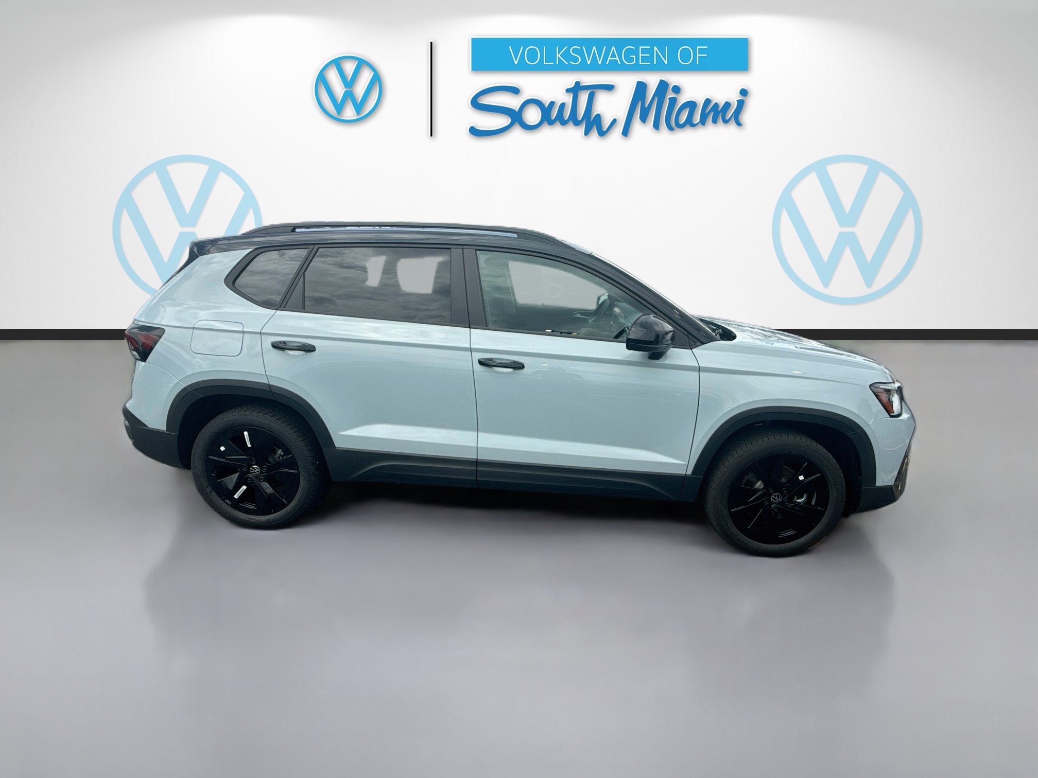 Certified 2021 Volkswagen Atlas Cross Sport SE FWD image 8