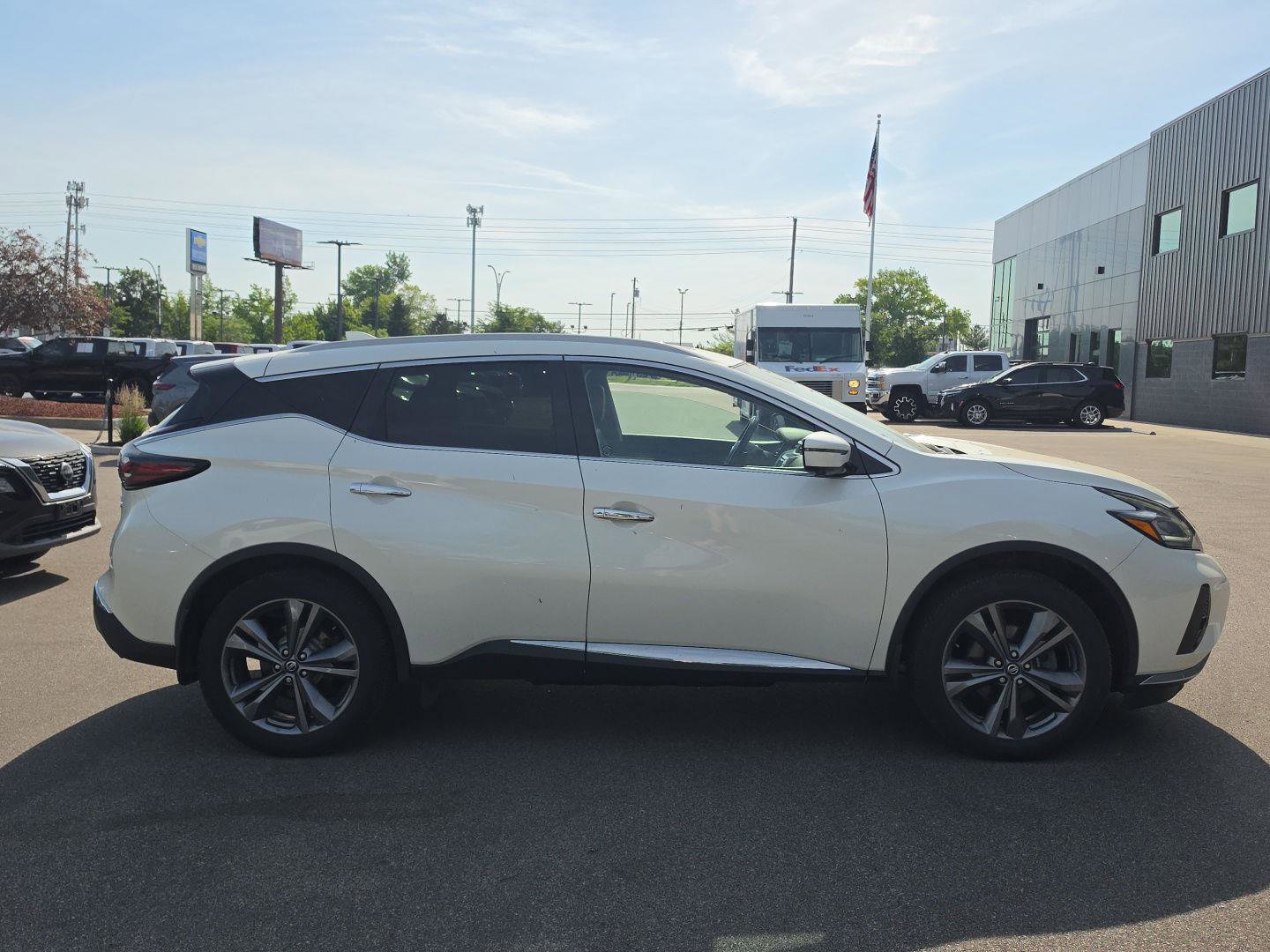 Used 2022 Nissan Murano Platinum AWD/4WD image 2